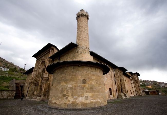 Kayseri Çıkışlı Günübirlik Divriği & Kemaliye Turu